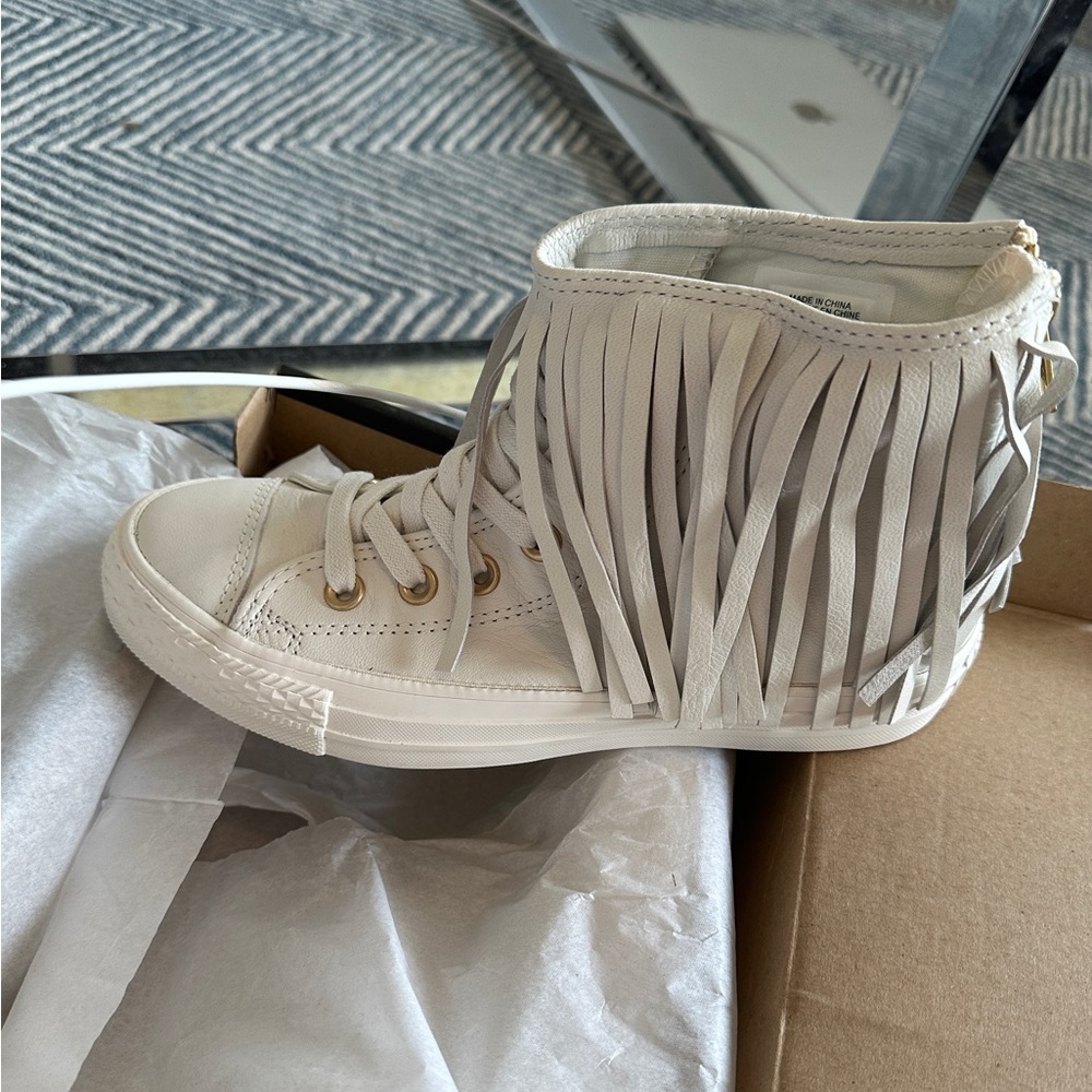 Brand New In Box CONVERSE white leather fringe high tops ⭐️ Size 6